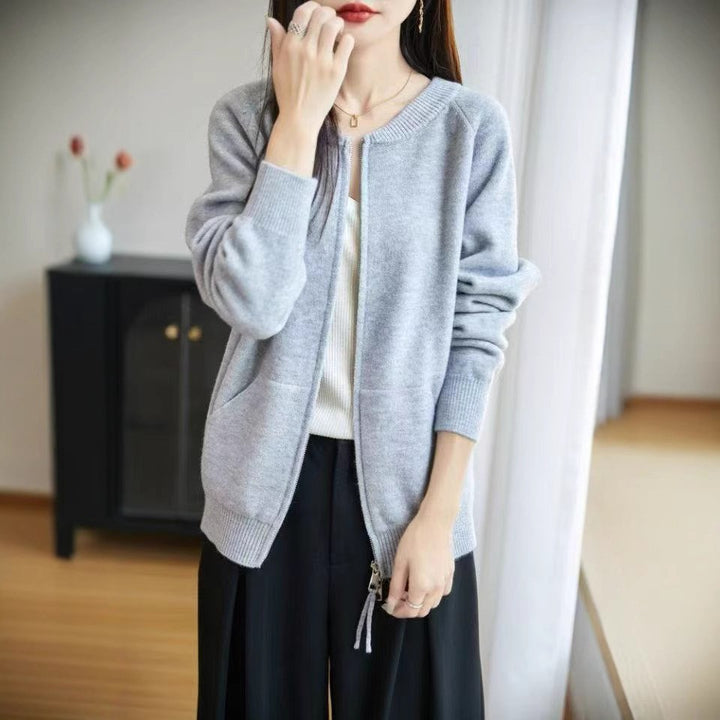 Cardigan pour femmes avec fermeture éclair et poches pratiques Chic & Stil