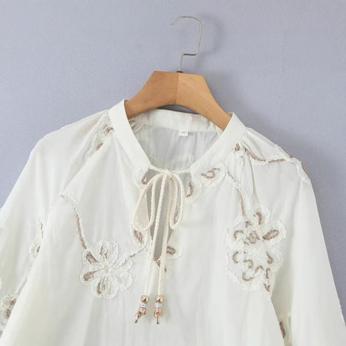 Blouse Élégante Femme Brodée avec Volants Chic & Stil