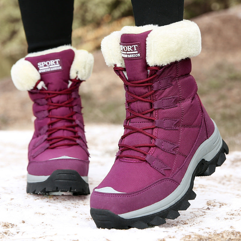 Insulated winter boots for women with a slip-resistant sole construction and a cozy inner lining Lune London