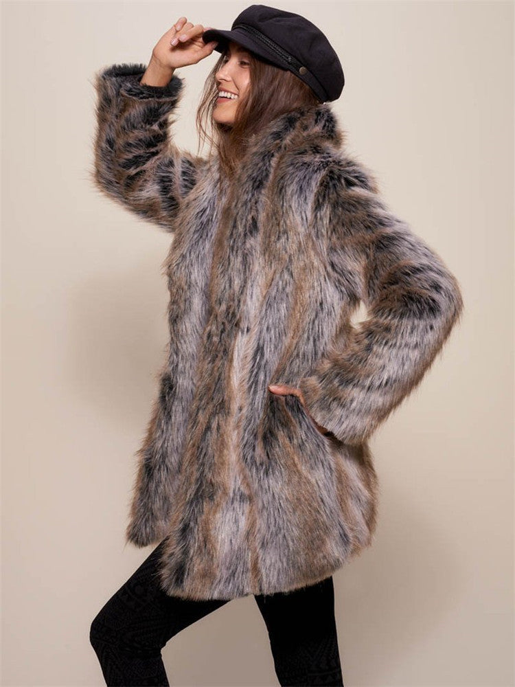 Oversized faux fur jacket for women with refined texture and high collar Lune London