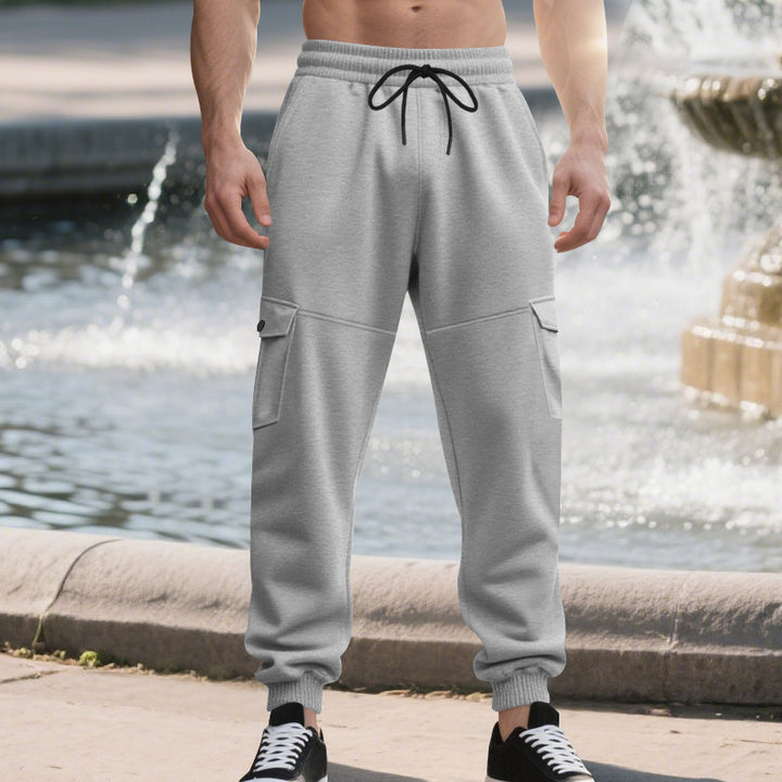 Comfortable cargo jogging pants for men with elastic waistband and practical side pockets Lune London