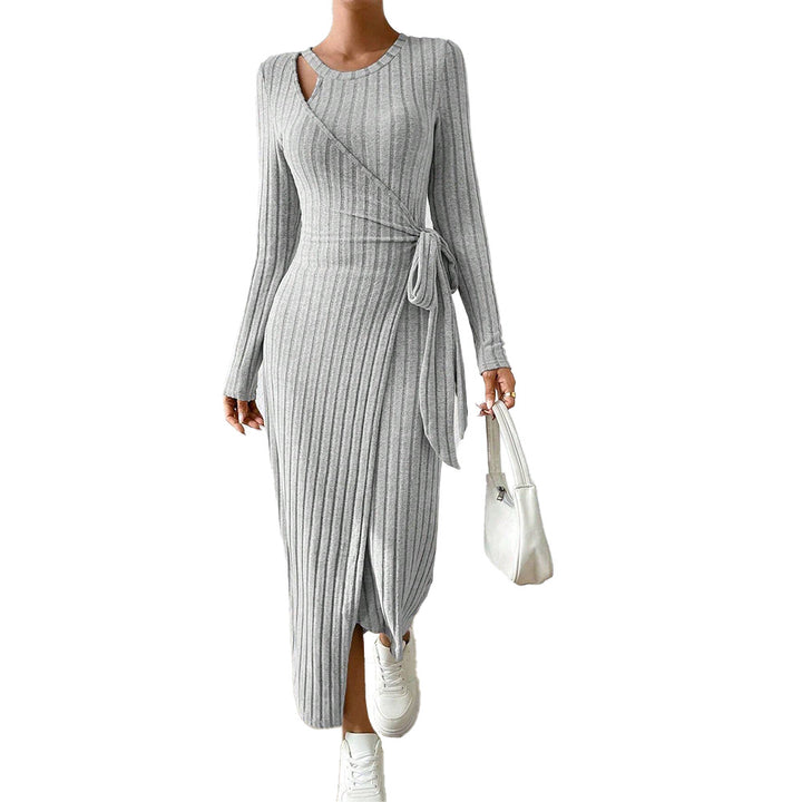 Robe portefeuille pour femmes avec de fines structures en côte et une coupe élégante Chic & Stil
