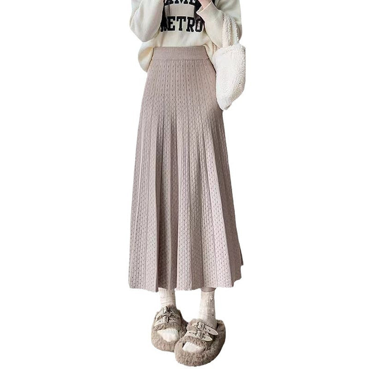 Elegant pleated maxi skirt for women with high waist and fine texture Lune London