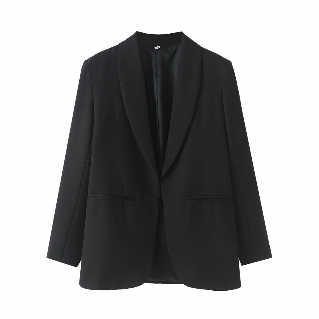 Elegant blazer jacket for women with a modern cut and structured pockets Lune London
