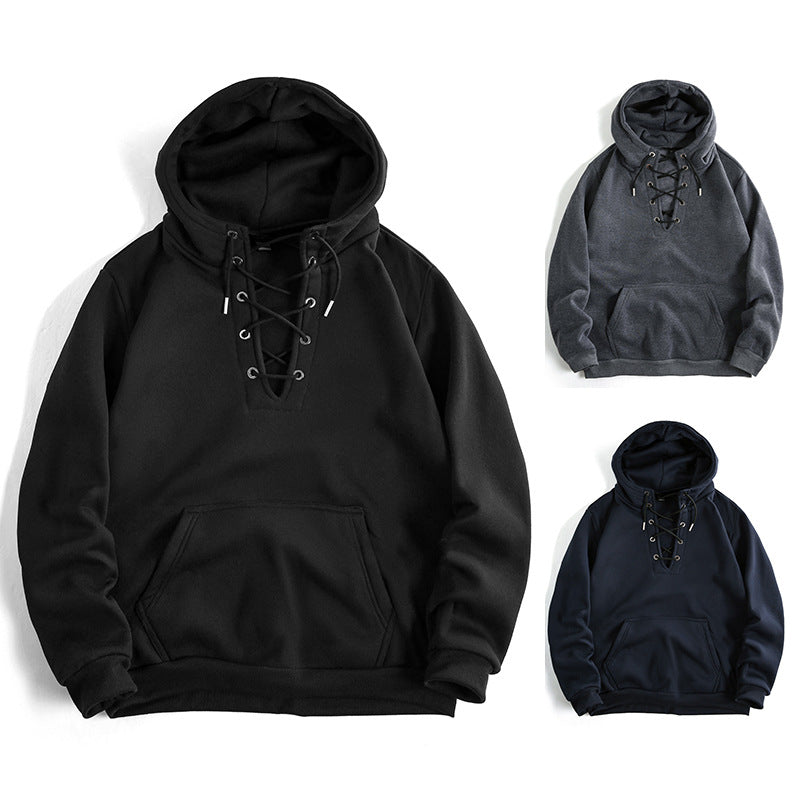 Hooded sweater for women with a refined lace design and a practical kangaroo pocket Lune London