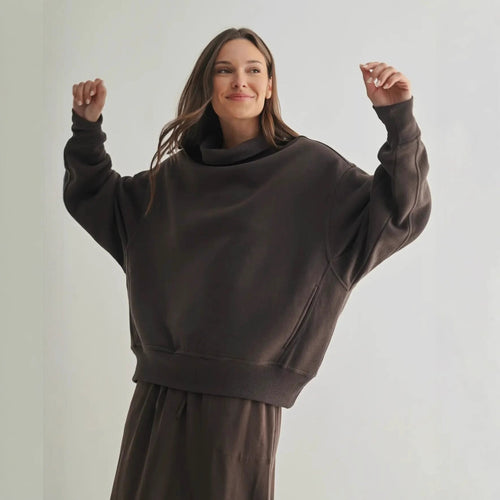 Oversized sweater for women with high collar and casual cut Amarae