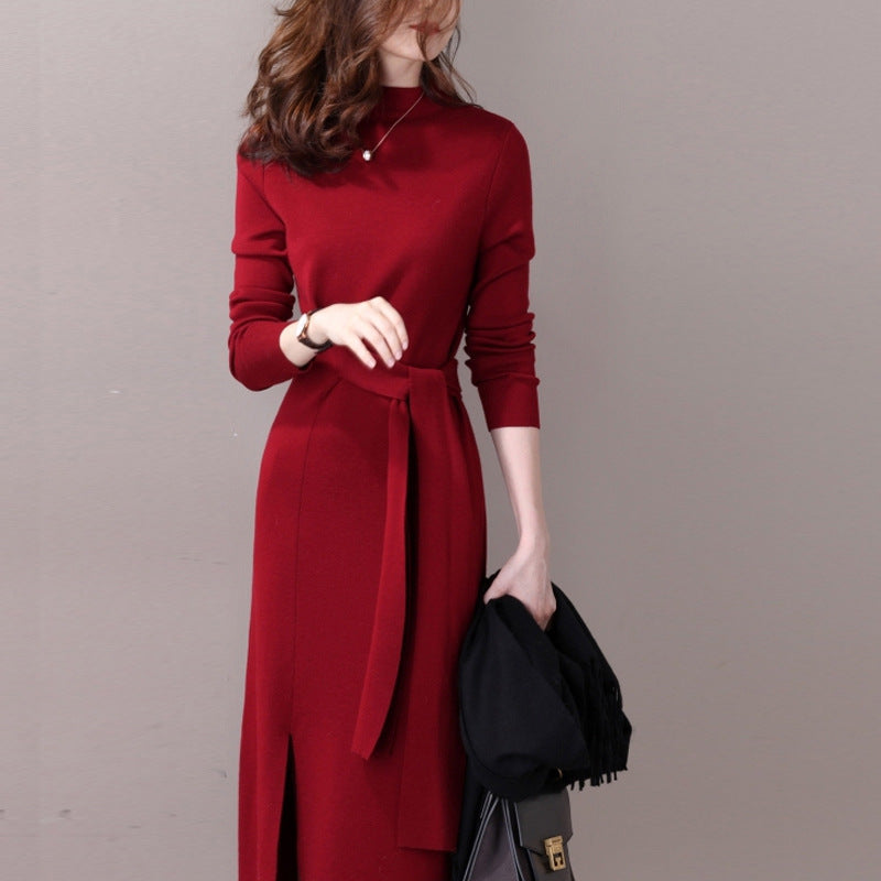 Robe enveloppante élégante pour femmes avec des détails en ribet et une fente sur le côté Chic & Stil