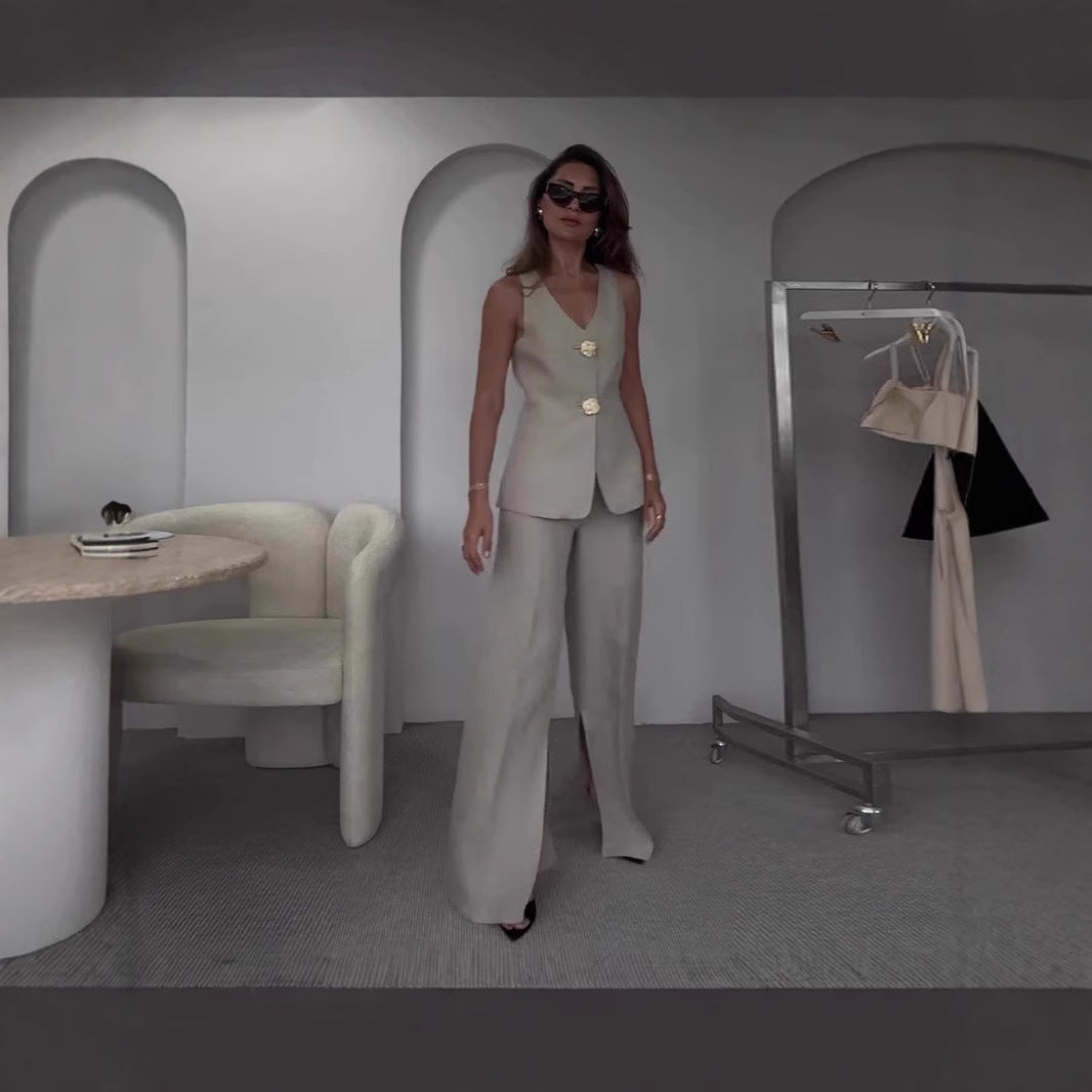 Ladies elegant set consisting of a sleeveless top and palazzo pants Lune London