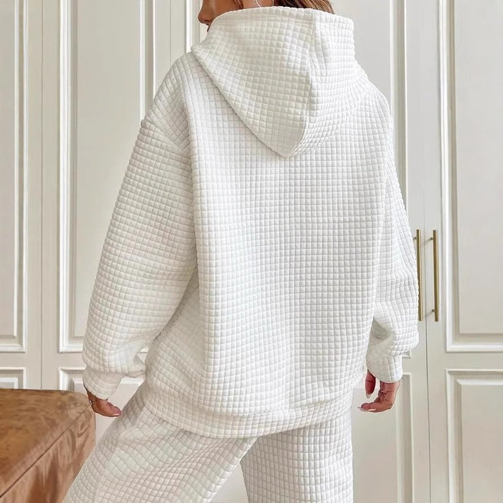 Casual hoodie for women with textured surface and practical kangaroo pocket Lune London