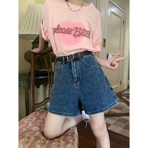Women's denim shorts with high pockets and loose fit
