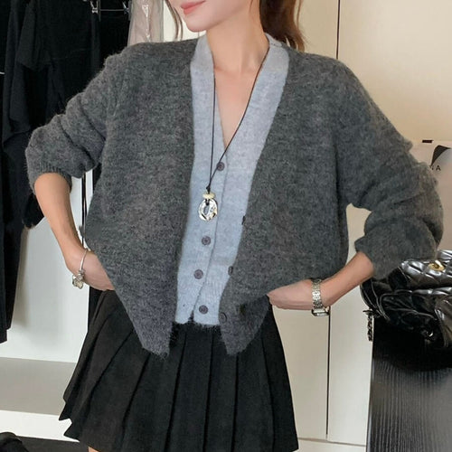 Cardigan cosy pour femmes avec un décolleté en V ludique et un matériau doux Chic & Stil