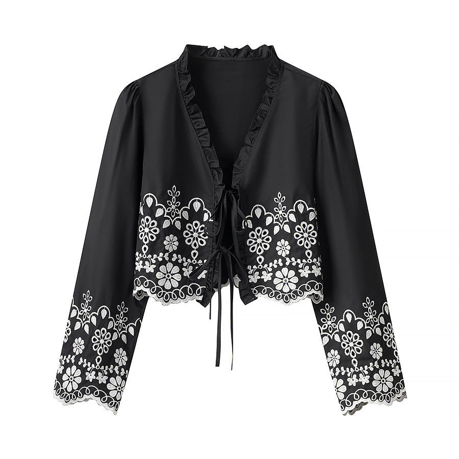 Veste d'été élégante pour femmes avec motif floral élaboré et détails en volants Chic & Stil