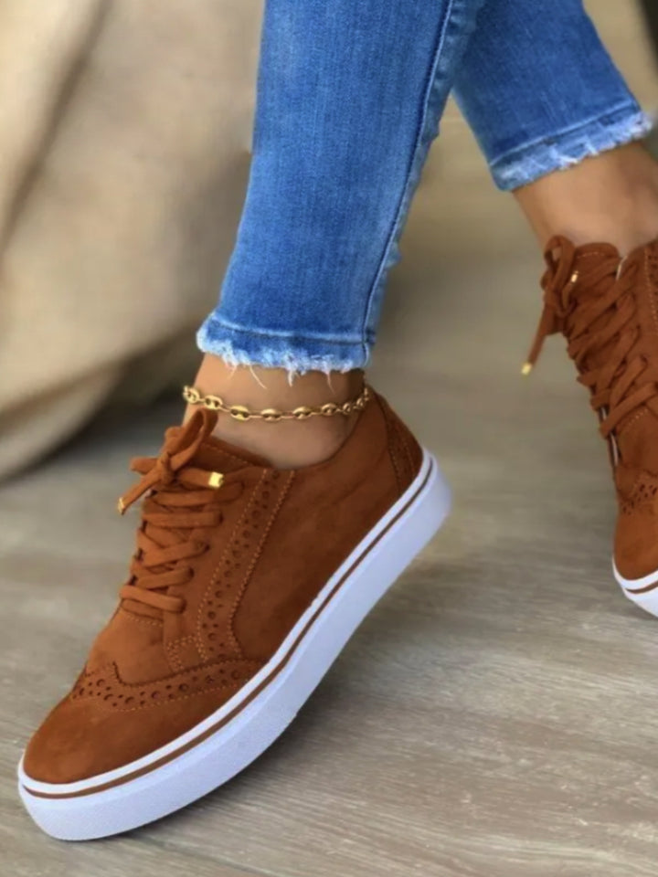 Women’s sneakers with a trendy textile upper and a cushioning sole Lune London