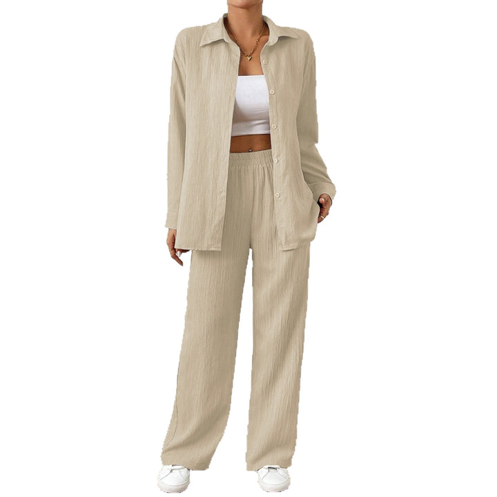 Casual women's set with fitted top and loose pants Lune London