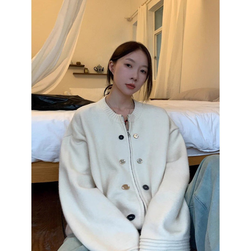 Cardigan pour femmes surdimensionné avec des détails de boutons et coupe décontractée Chic & Stil