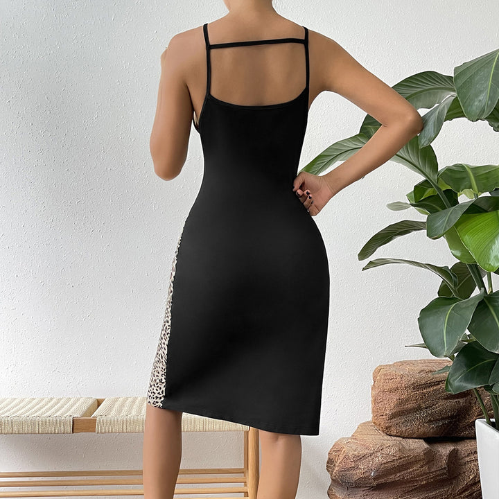 Elegant fitted dress for women with cut-out details and a leopard pattern Lune London