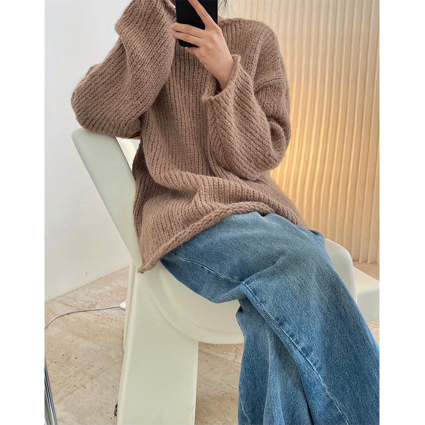 Ladies chunky knit oversized sweater with crew neck and extended hem Amarae