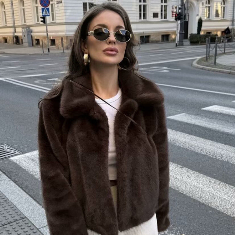 Faux fur jacket for women with elegant high collar and soft inner lining Lune London