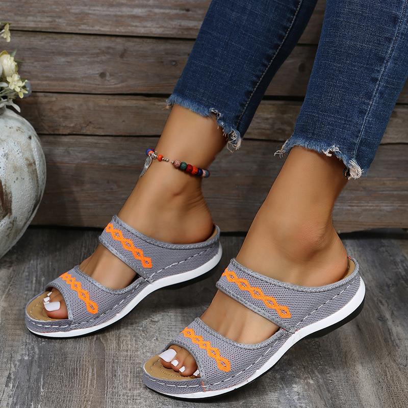 Comfort boots for women with adjustable straps and a breathable material upper Lune London