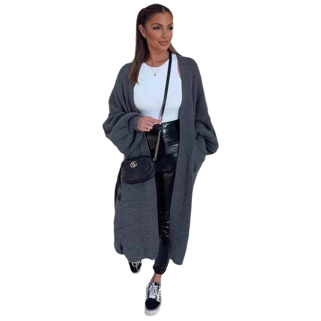 Casual knitted coat for women with deep pockets and open design Lune London