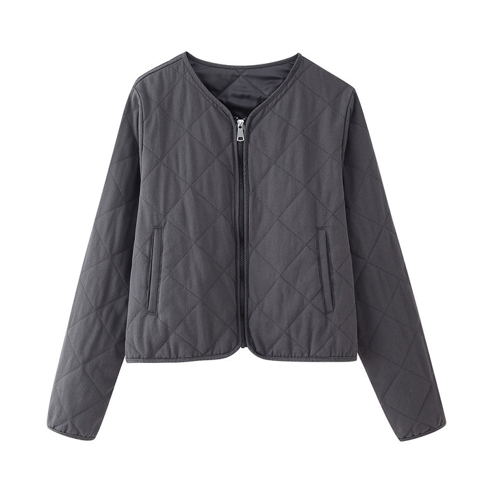 Ladies quilted transition jacket with trendy zip closure and comfortable pockets Lune London