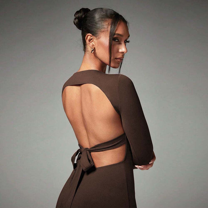 Robe maxi élégante pour femmes avec manches longues et fente sur le côté Chic & Stil