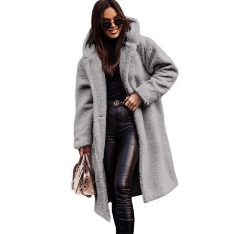 Comfortable teddy coat for women with hood and button closure Lune London