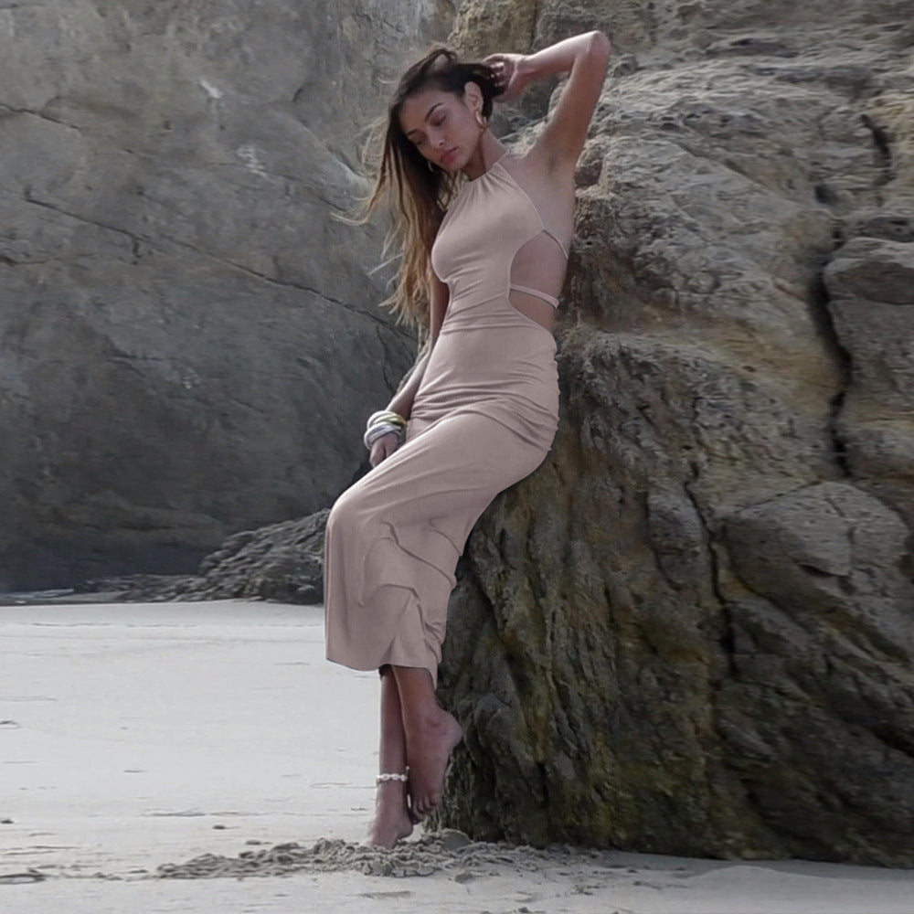Robe maxi ajustée pour femmes avec décolleté asymétrique et élégante découpe dans le dos Chic & Stil