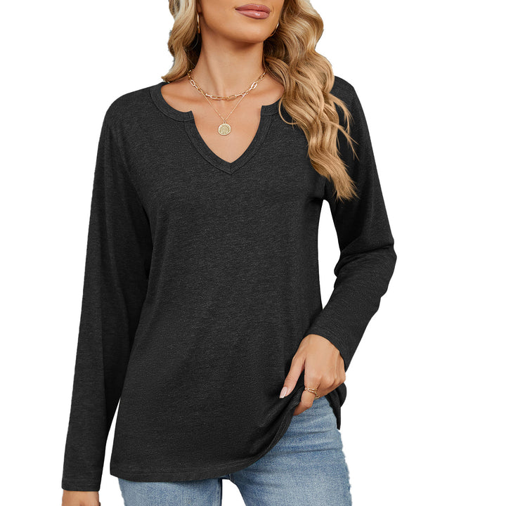 Long sleeve women's T-shirt with trendy V-neck and relaxed fit Lune London