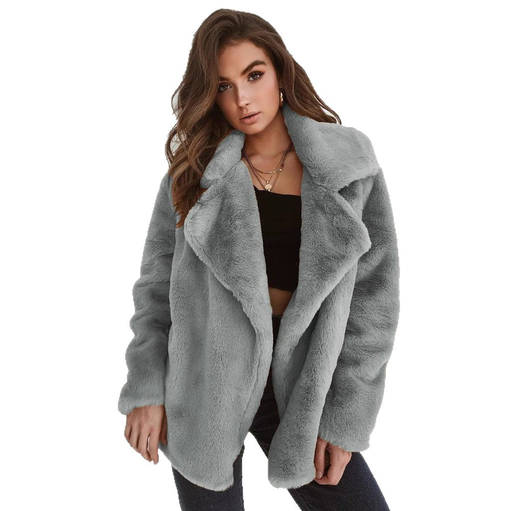 Oversized plush jacket for women with foldable collar and relaxed fit Lune London