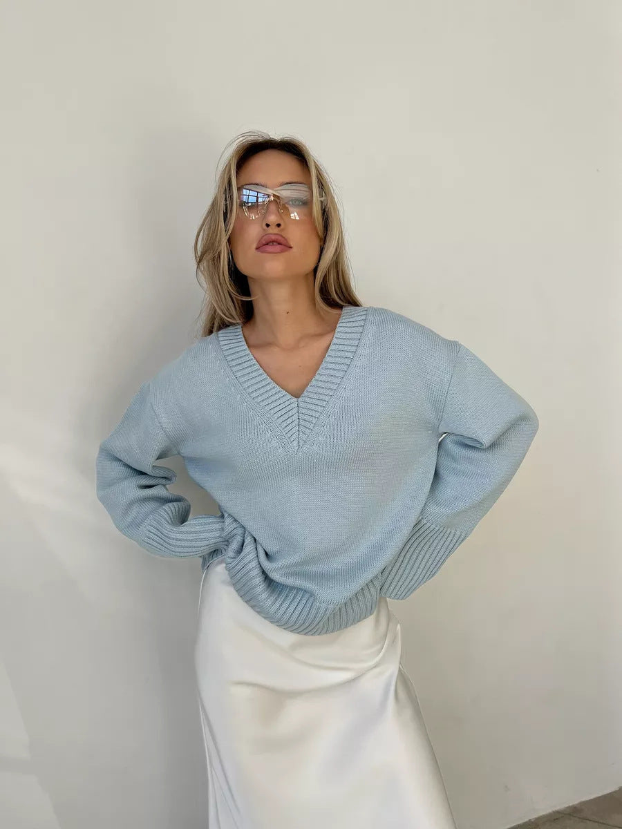 Women Elegant Knit Sweater with V-neck and Soft Material Lune London
