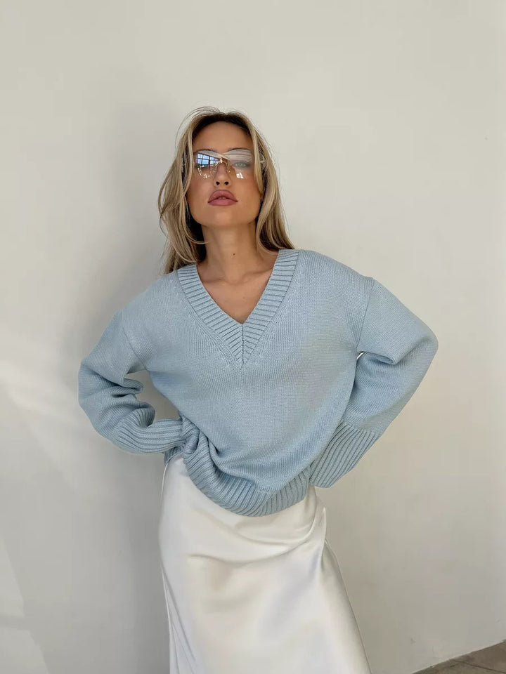 Women Elegant Knit Sweater with V-neck and Soft Material Lune London