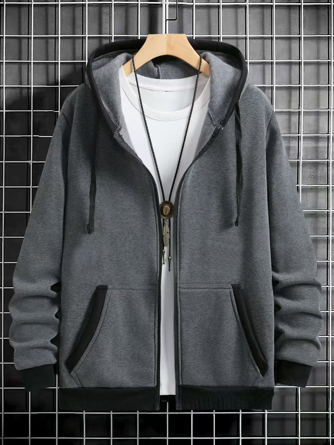 Men's comfortable hooded sweatshirt with zipper and handy pockets Lune London