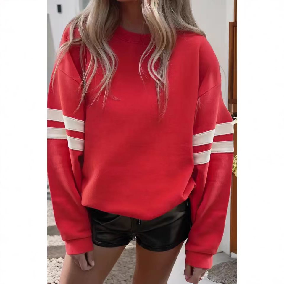 Oversized sporty sweater for women with striped accents and a casual fit Lune London