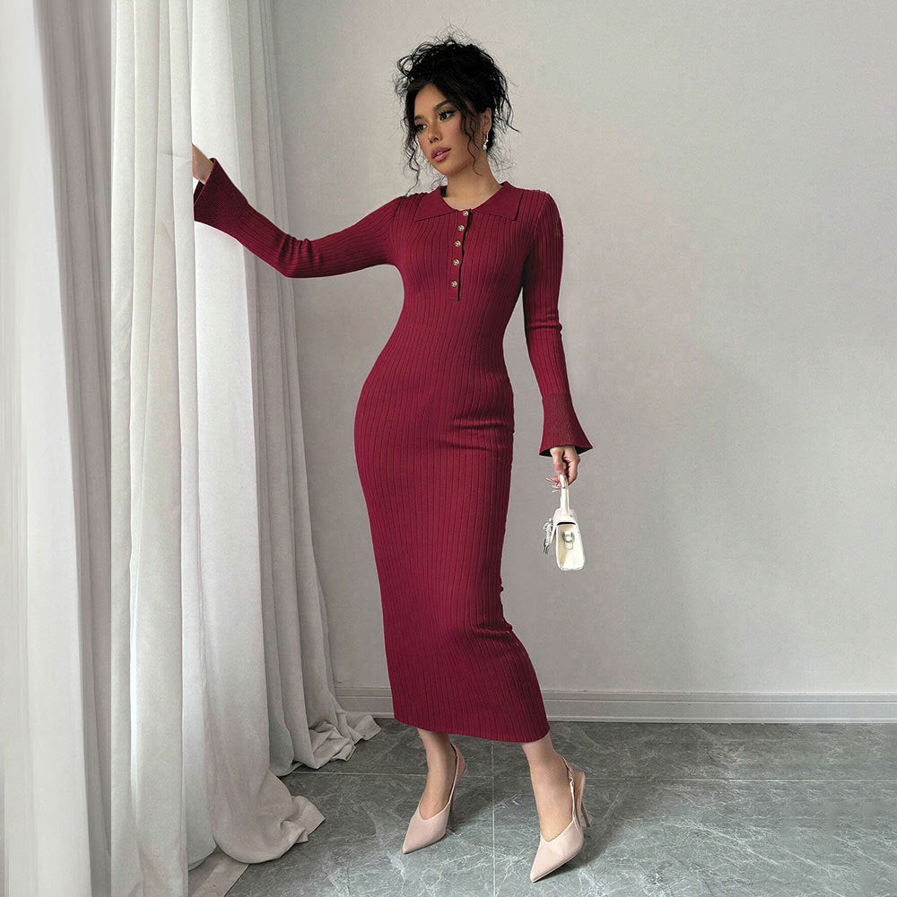 Robe à manches longues pour femmes avec design en rib près du corps et col chic Chic & Stil
