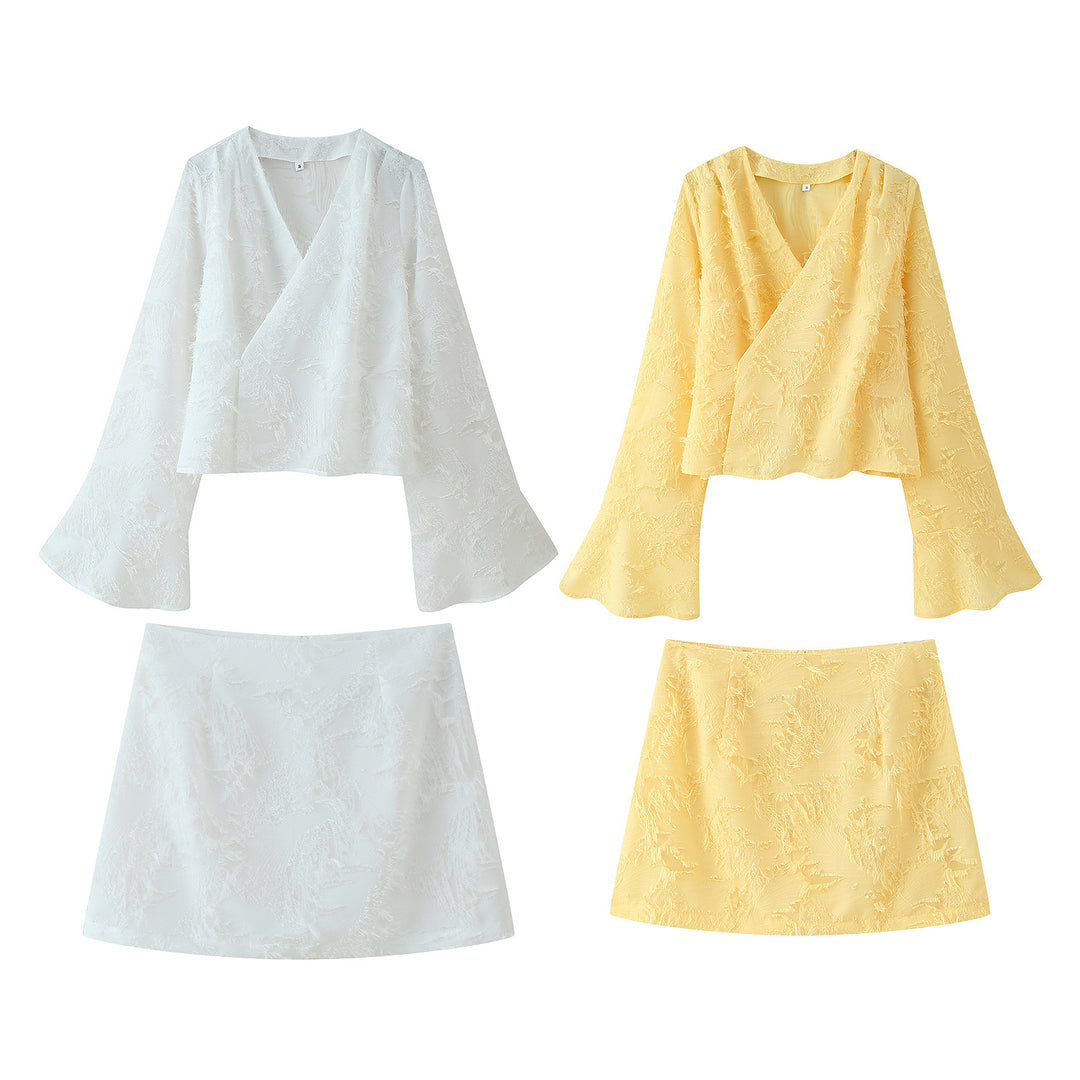 Elegant short dress for women with frayed design and V-neck Lune London