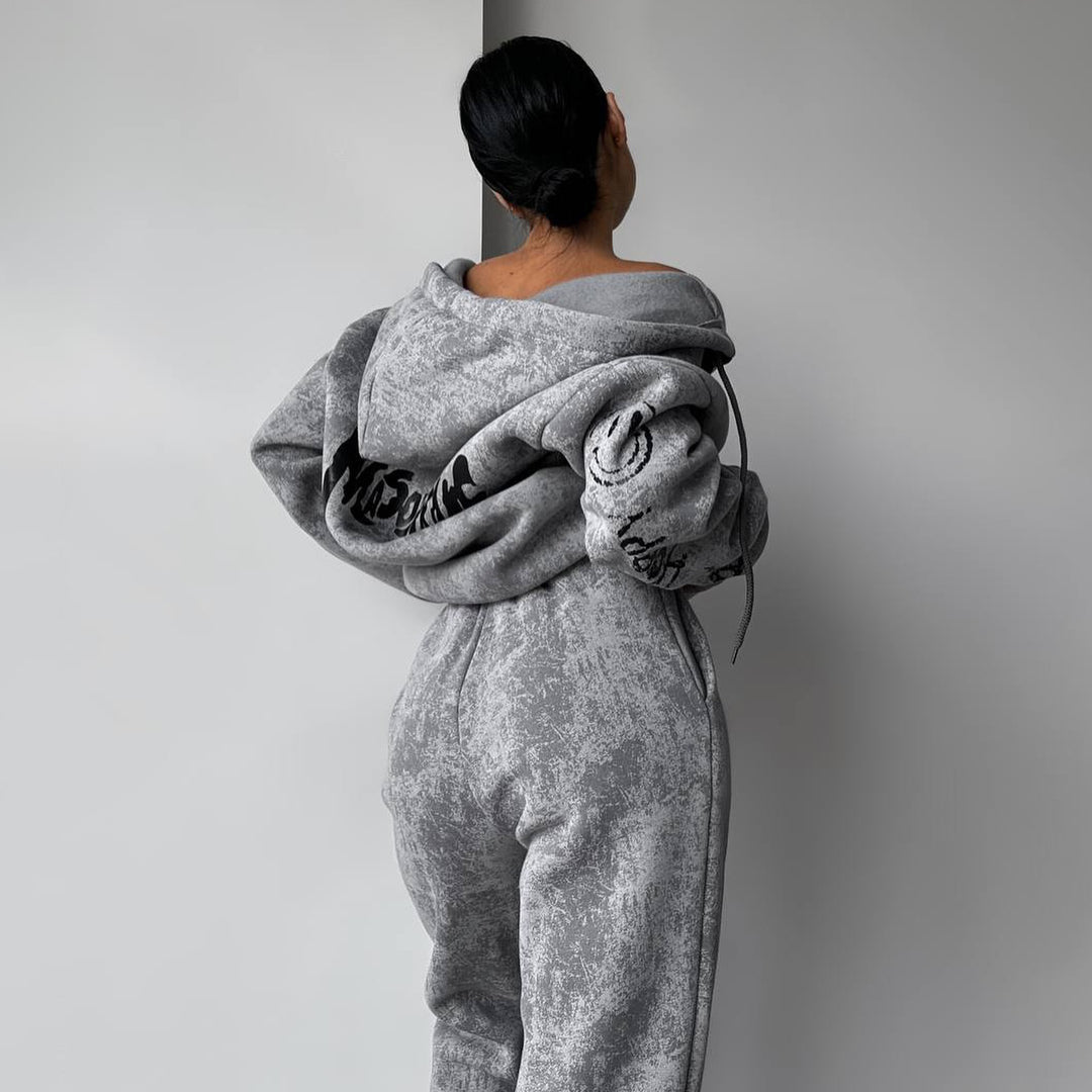 Women's hooded set with sporty accents and a casual fit Lune London