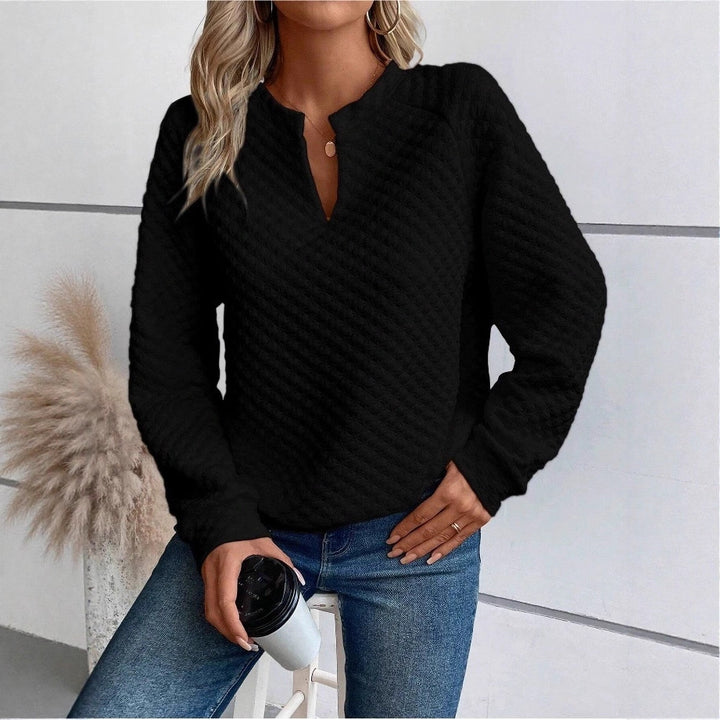 Casual sweater for women with textured design and high collar Lune London