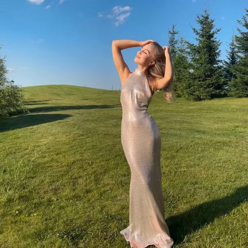 Evening dress for ladies with a sparkling sequin design and an elegant halter neck Amarae