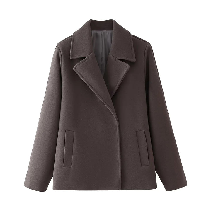 Elegant wool coat for women with deep lapels and practical pockets Amarae