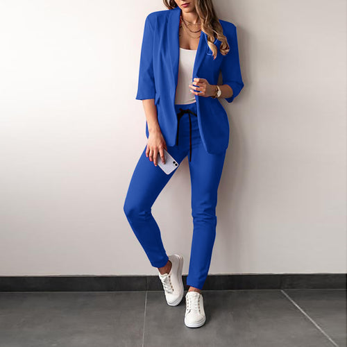 Elegant and modern suit set for women with fitted blazer and slim pants Amarae