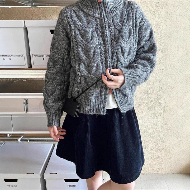Veste en tricot épaisse pour femmes avec col haut et zip intégral Chic & Stil