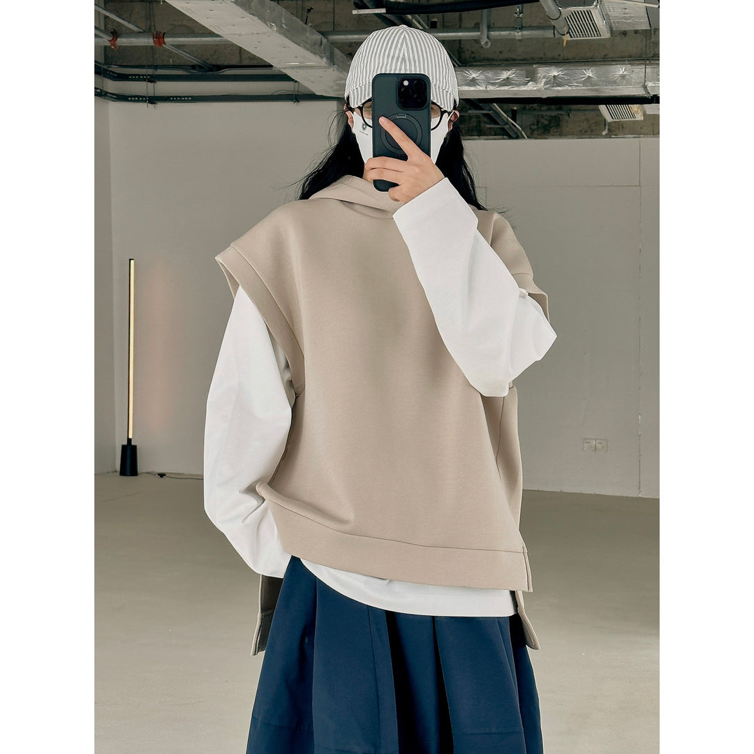 Women's sleeveless hooded vest in boxy cut made of French terry with side slits Amarae