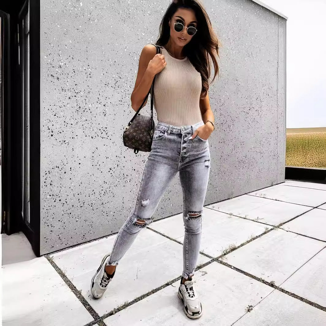 Women's Skinny Jeans with High Pockets and Trendy Distressed Details Lune London