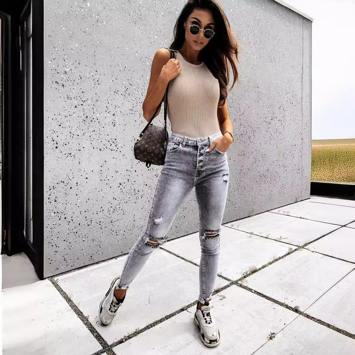 Women's Skinny Jeans with High Pockets and Trendy Distressed Details Lune London