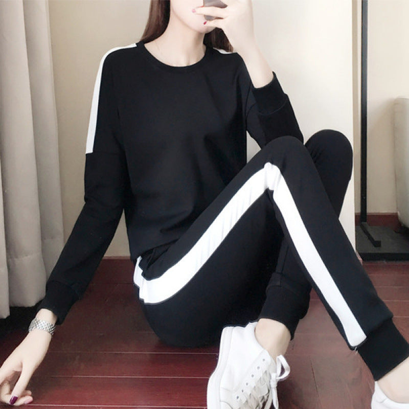 Women's Sporty Sweatset Chic & Stil