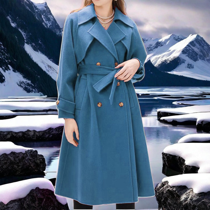 Elegant trench coat for women with double-breasted buttons and fitted cut Lune London