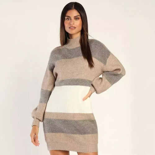 Robe tricot pour femmes avec col roulé à la mode et motif rayé Chic & Stil