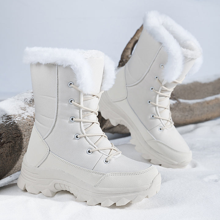 Winter boots for women with non-slip sole and trendy faux fur Lune London