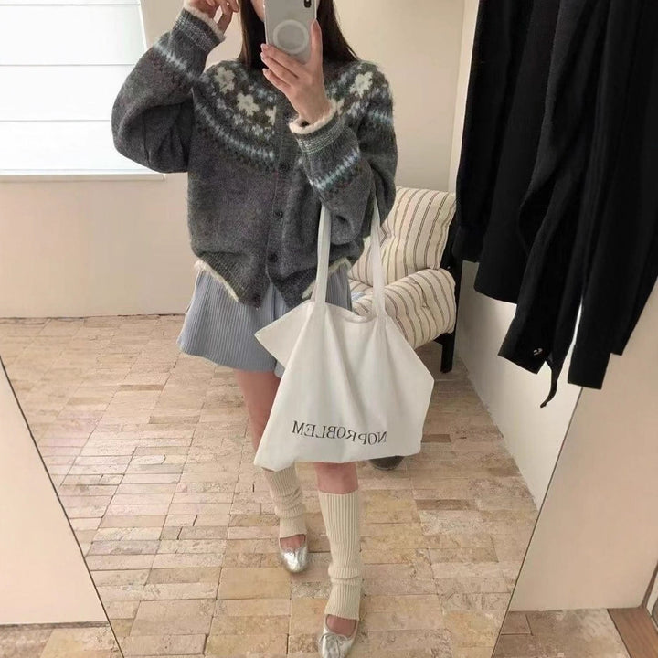 Cardigan pour femmes à motifs avec accents colorés Chic & Stil